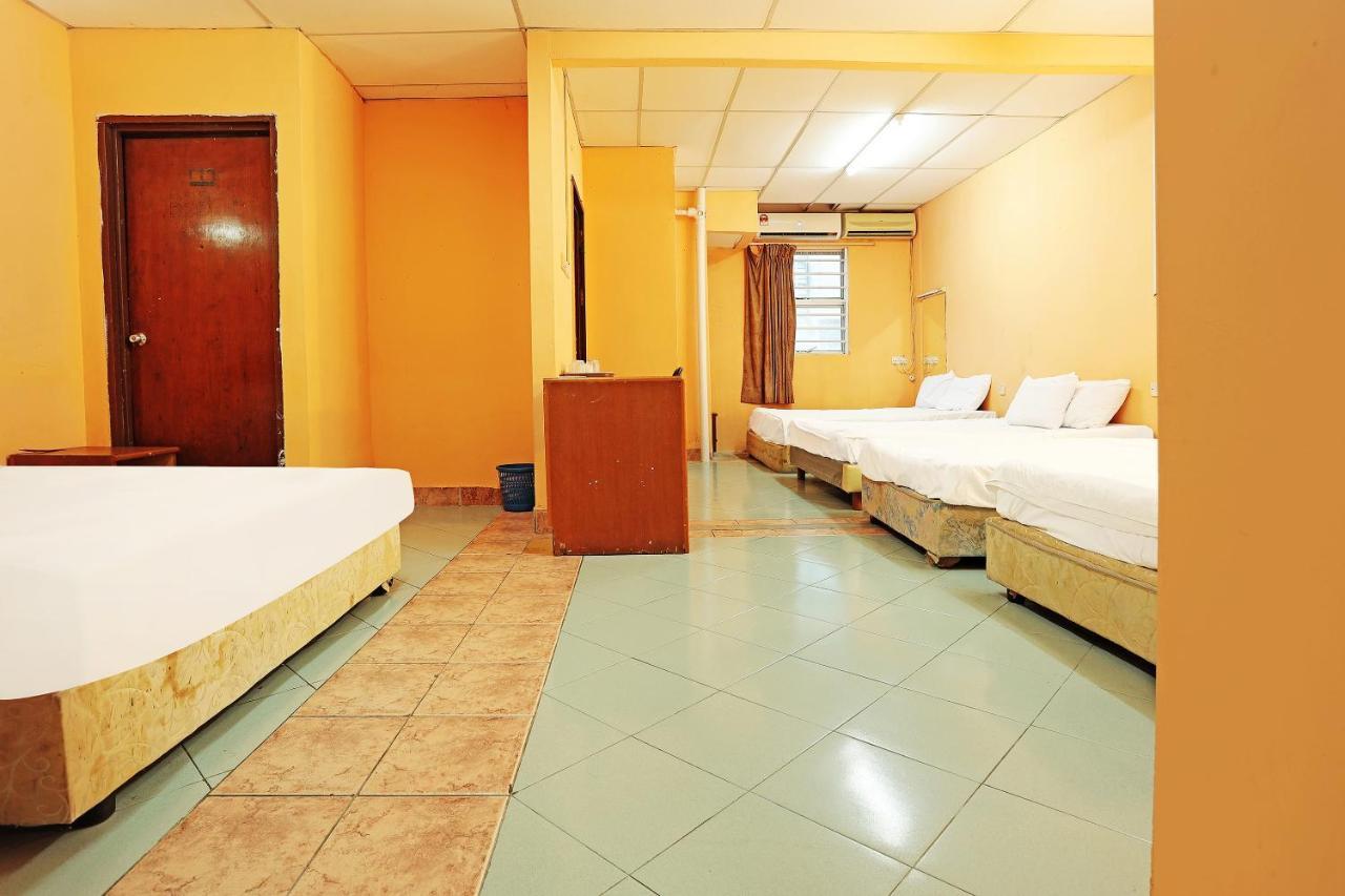 Hotel Oyo 90598 Living House C0 Kuching Exteriér fotografie